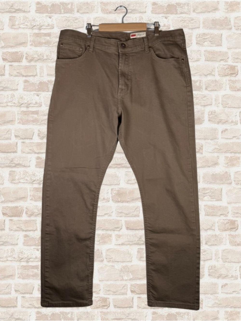 Men’s Wrangler Athletic Fit Brown Jeans Size 38x30